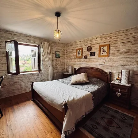 Les Lupins Avec Sauna Et Petit Dejeuner Inclus 2 A 4 Personnes Frühstückspension