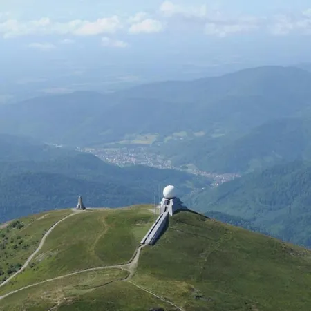 Les Lupins Avec Sauna Et Petit Dejeuner Inclus 2 A 4 Personnes