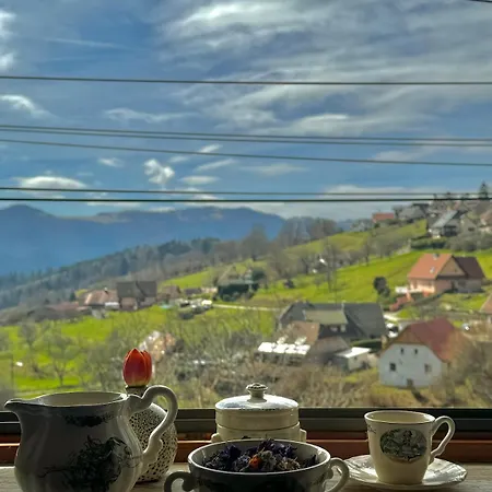 Les Lupins Avec Sauna Et Petit Dejeuner Inclus 2 A 4 Personnes 3*