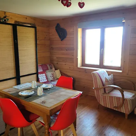 ベッド・アンド・ブレックファスト Les Lupins Avec Sauna Et Petit Dejeuner Inclus 2 A 4 Personnes 3*